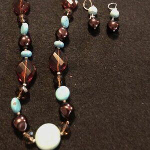 Necelaces and earrings set